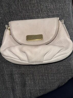 Marc by Marc Jacobs Pebbled Leather Fold-Over Crossbody not have the strap